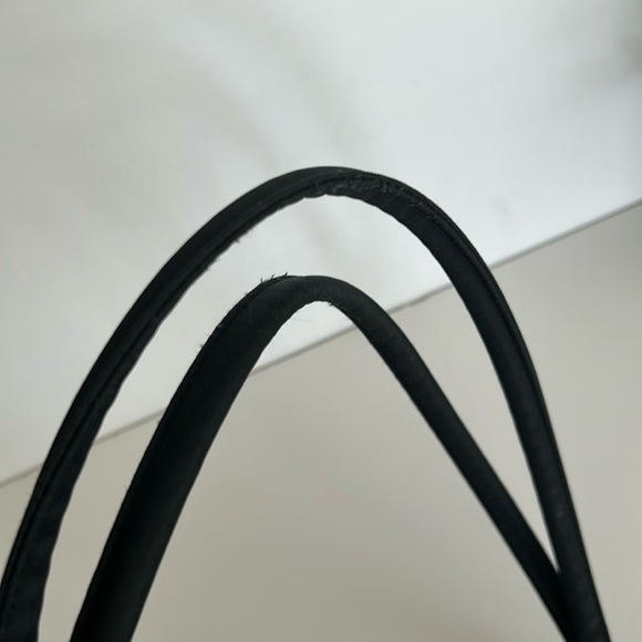 Elegant Black Tote Bag - Picture 16 of 17